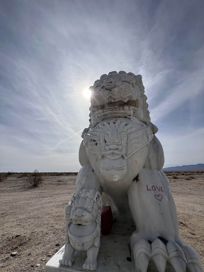Chinese Statue in Amboy, California