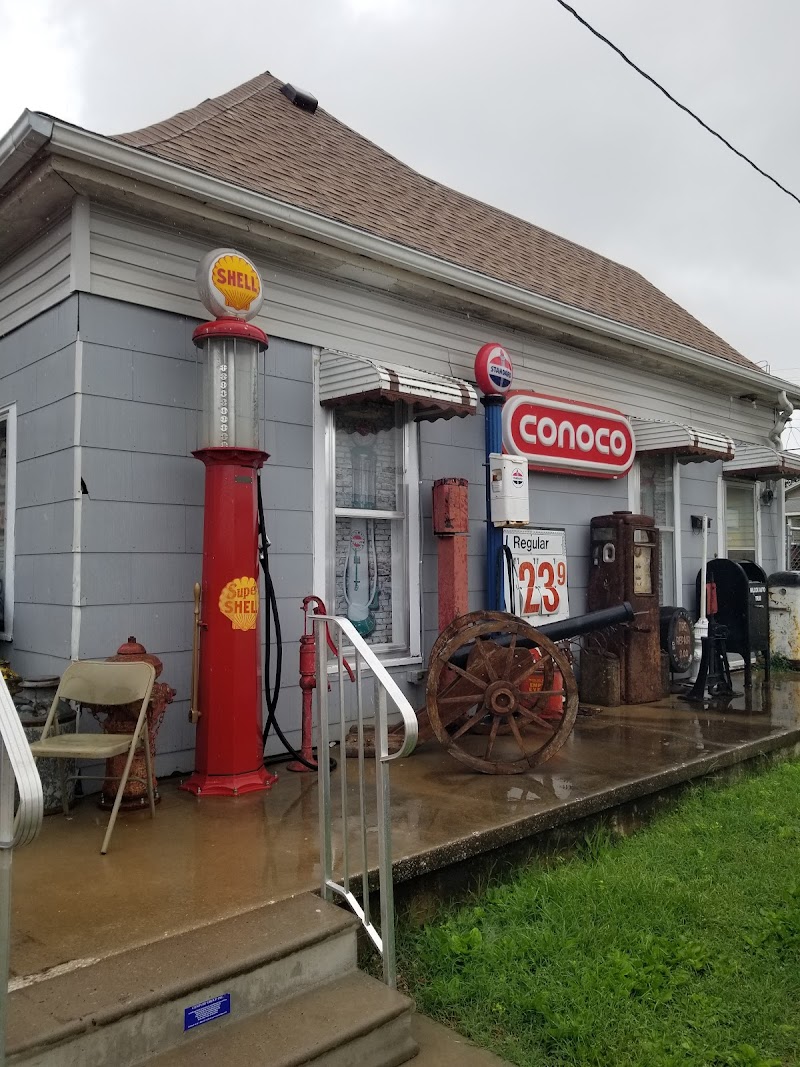 Don’s Old Cars & Antiques in Springfield, Missouri