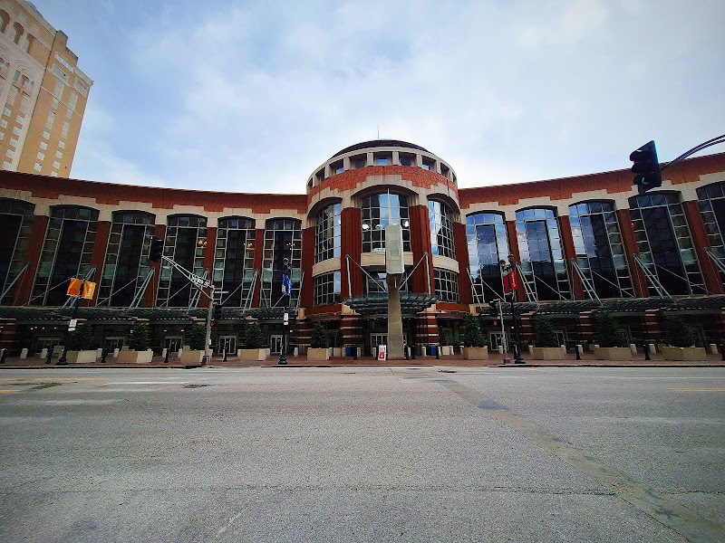 Explore St. Louis Visitors Center in St. Louis, Missouri