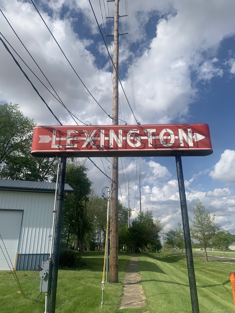 Lexington Arrow Sign in Lexington, Illinois