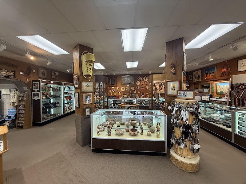 McGees Indian Art in Holbrook, Arizona