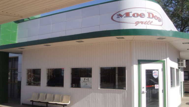 Moe Dogs Grill in Amarillo, Texas