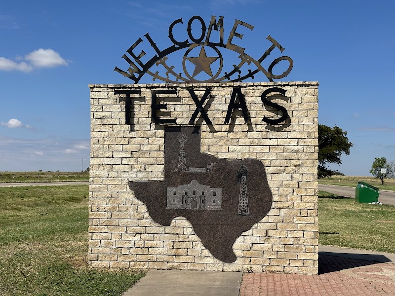 Road Service Car Sign in Shamrock, Texas