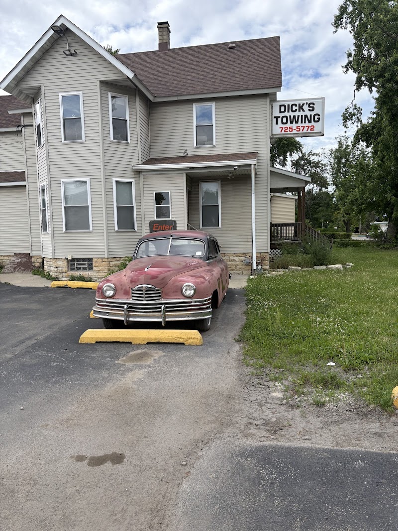 Dick's Towing Service Inc. in Joliet, Illinois