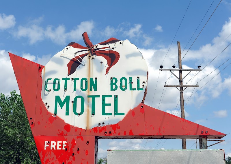 Former Cotton Boll Motel in Canute, Oklahoma