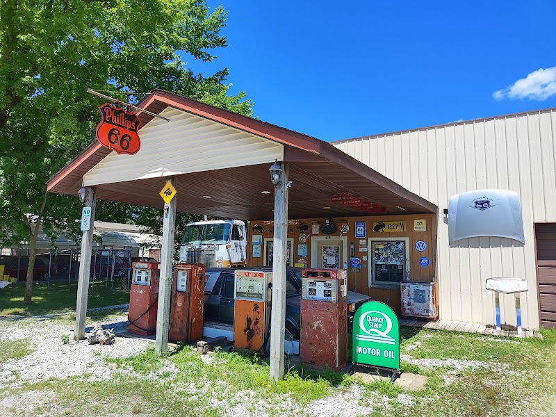Henrys Rabbit Ranch in Staunton, Illinois