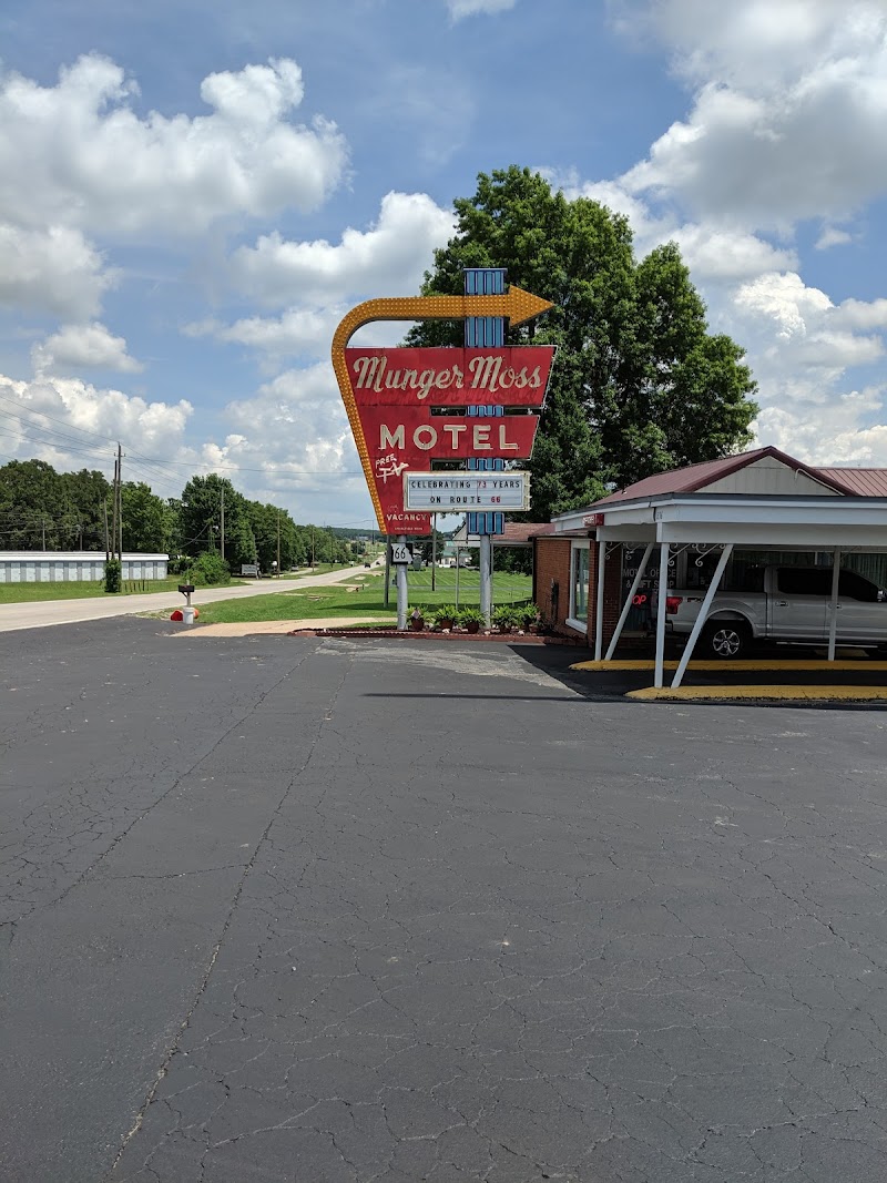 Munger Moss Motel in Lebanon, Missouri