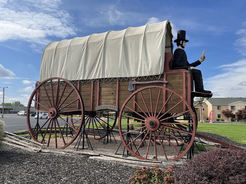 World's Largest Railsplitter Covered Wagon in Lincoln, Illinois